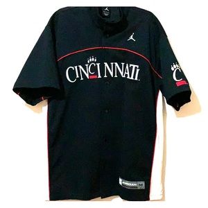 Rare Vintage Air Jordan Cincinnati Bearcats NCAA